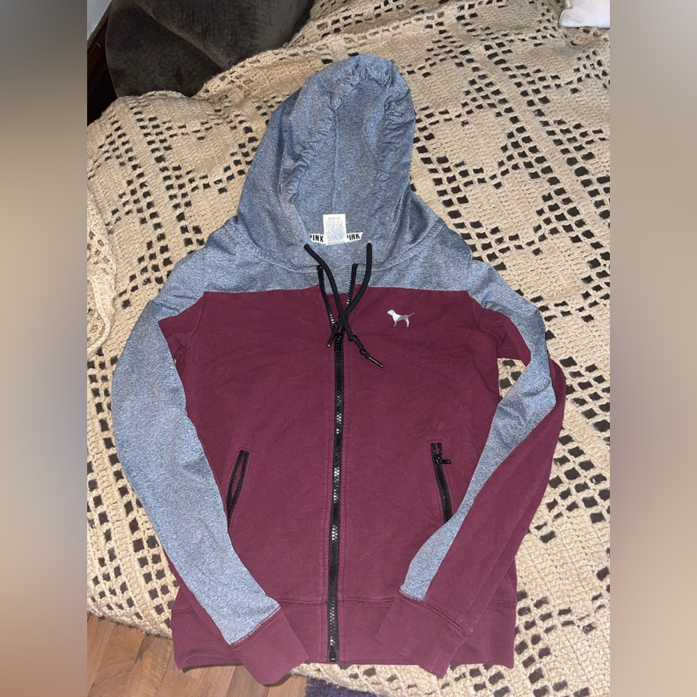 VS zip up